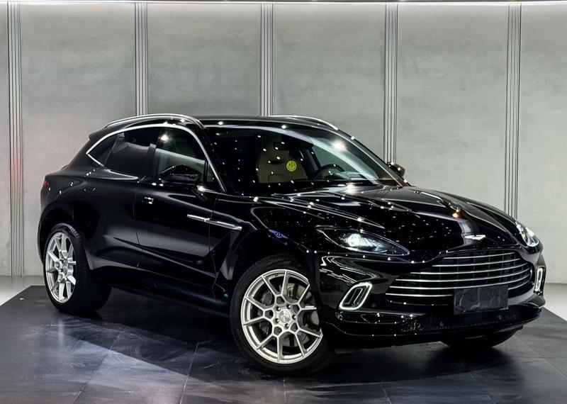 Aston Martin DBX - фото 2