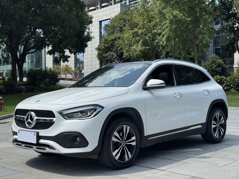 Mercedes-Benz GLA - фото 0