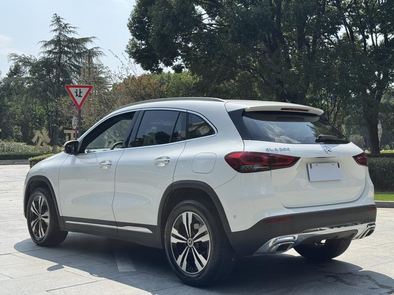 Mercedes-Benz GLA - фото 3