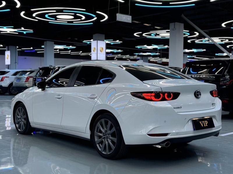 Mazda 3 - фото 3