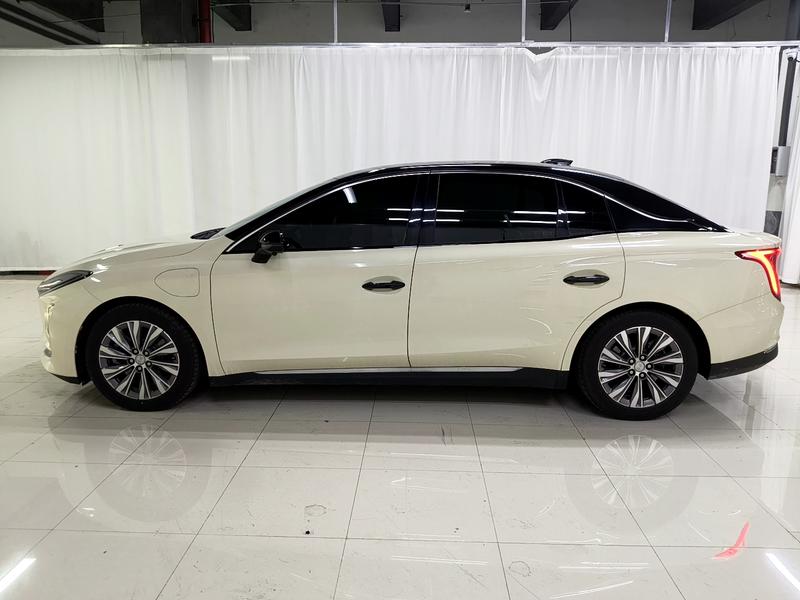 Hongqi E-QM5 - фото 3