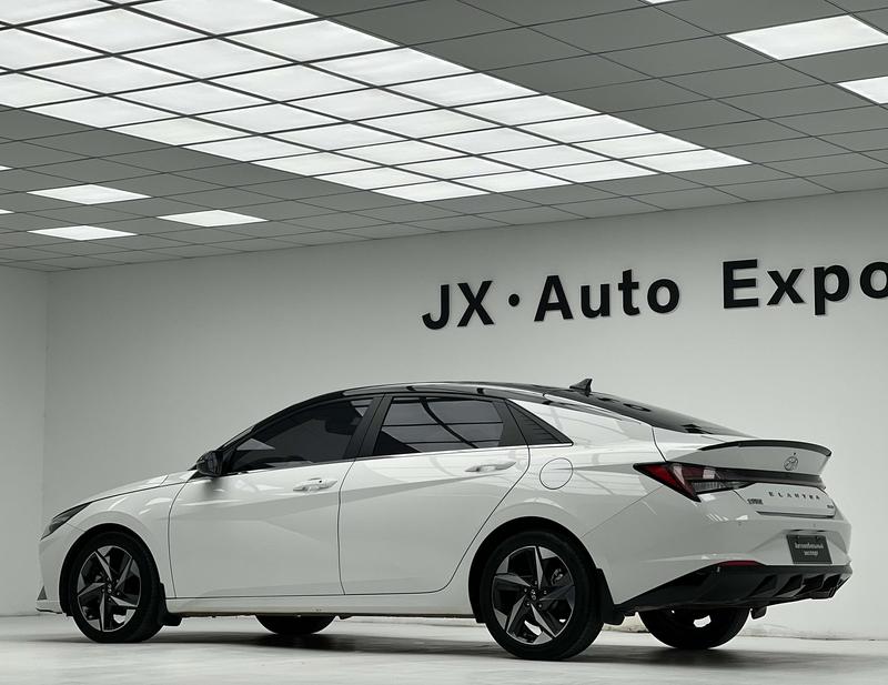 Hyundai Elantra - фото 4