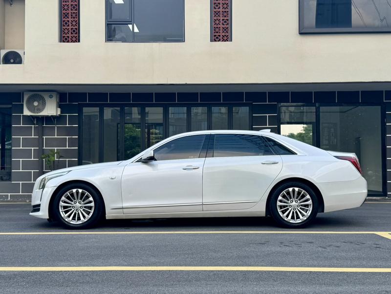 Cadillac CT6 - фото 3