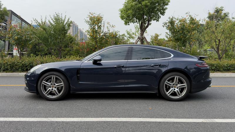 Porsche Panamera - фото 2
