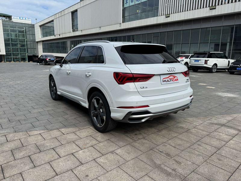 Audi Q3 - фото 3