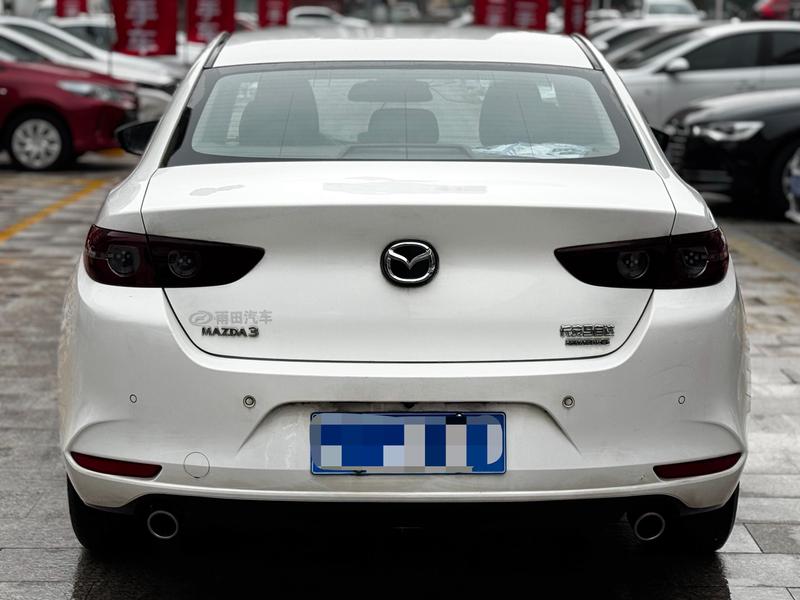 Mazda 3 - фото 2