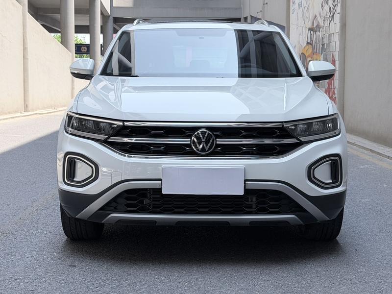 Volkswagen T-Roc - фото 1