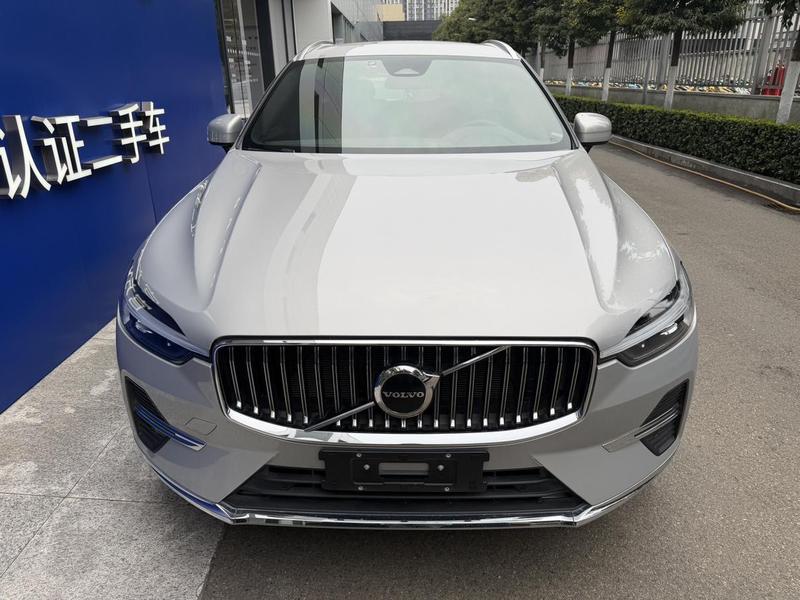 Volvo XC60 - фото 1