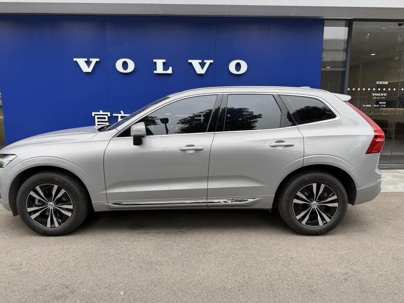 Volvo XC60 - фото 3