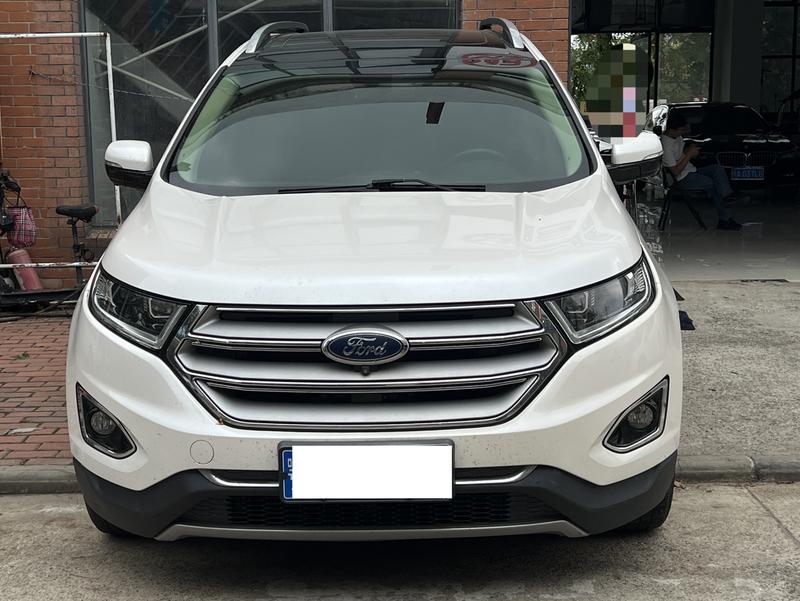 Ford Edge - фото 1