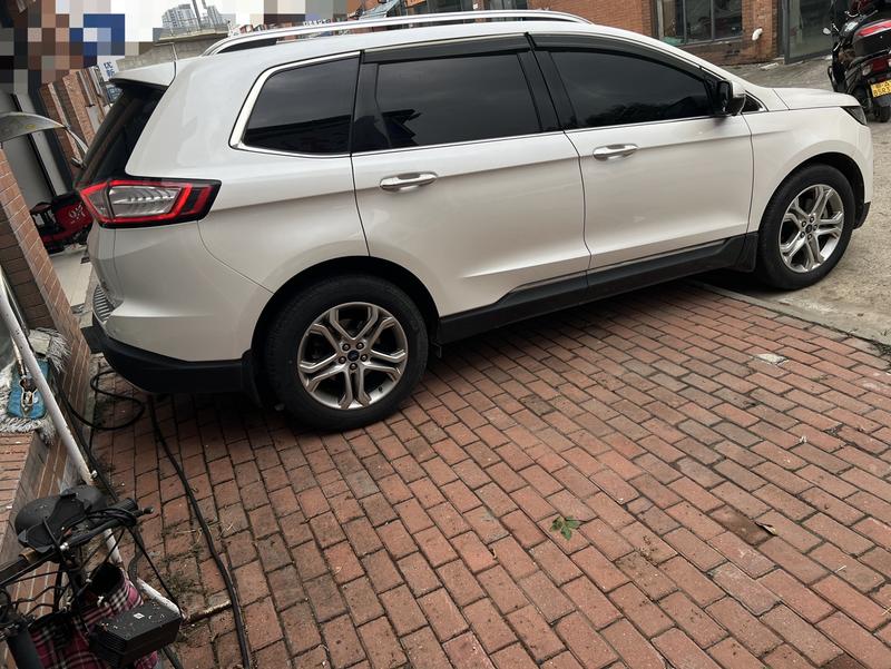 Ford Edge - фото 2