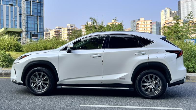 Lexus NX - фото 3
