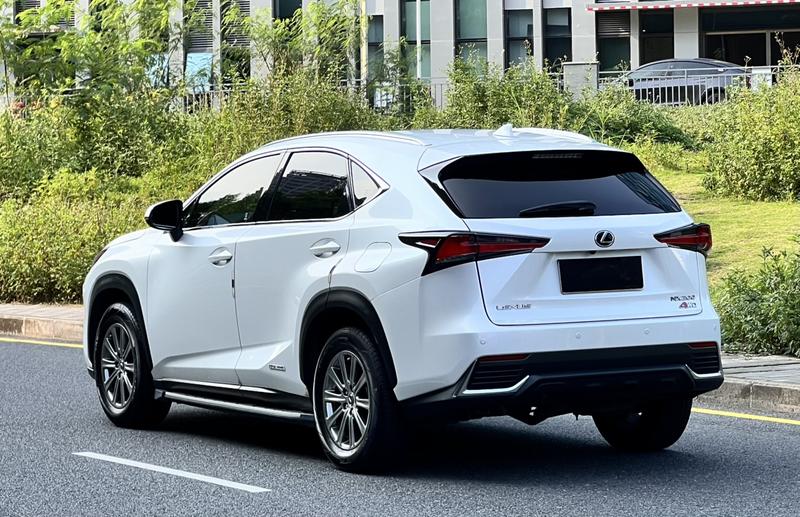 Lexus NX - фото 4