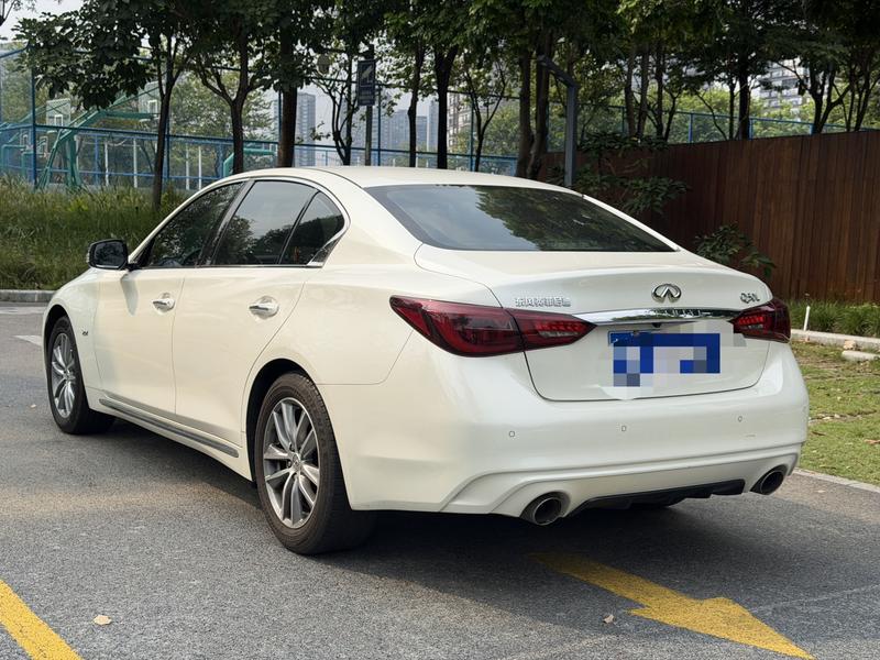 Infiniti Q50L - фото 3