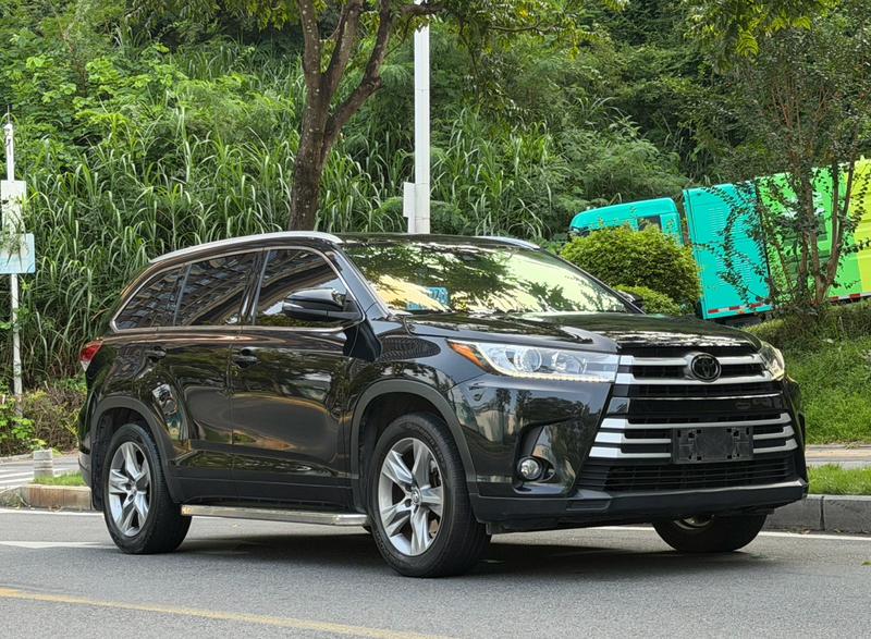 Toyota Highlander - фото 2
