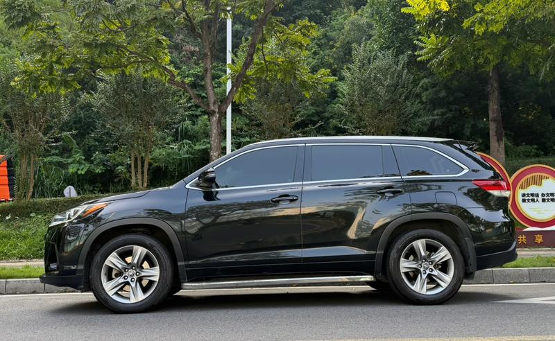 Toyota Highlander - фото 3