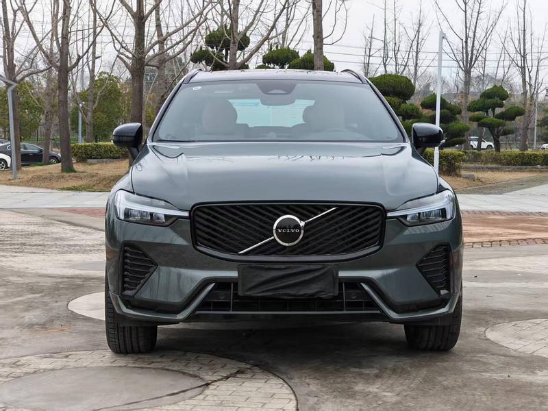 Volvo XC60 - фото 1
