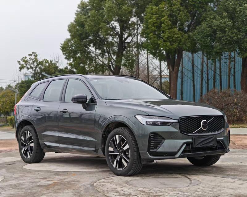 Volvo XC60 - фото 2