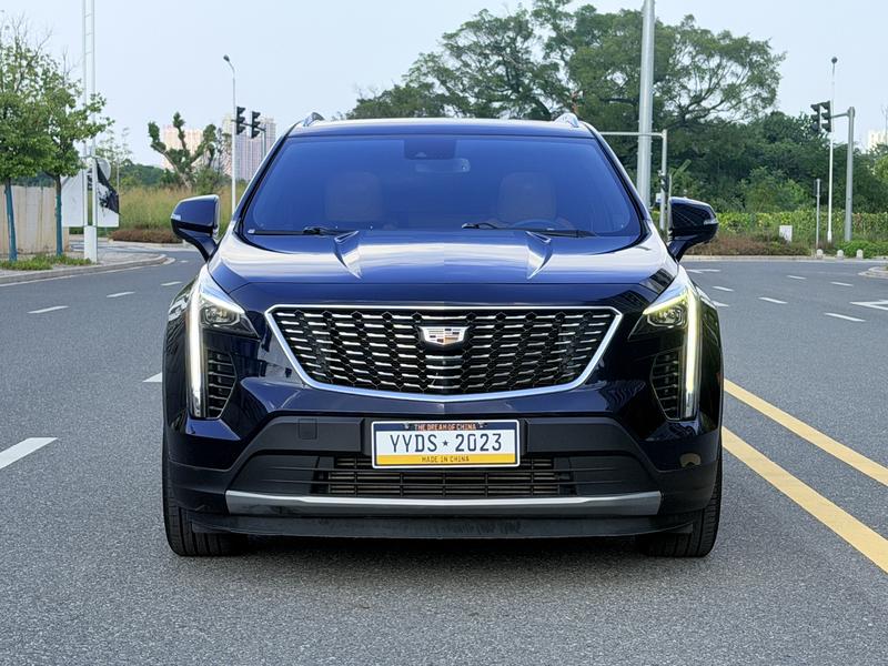 Cadillac XT4 - фото 1