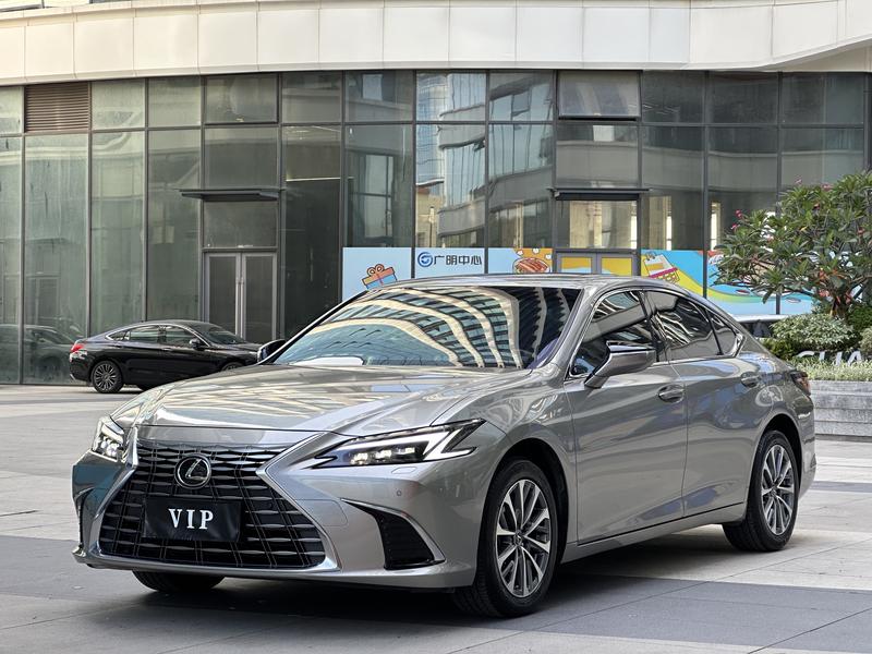 Lexus ES - фото 0
