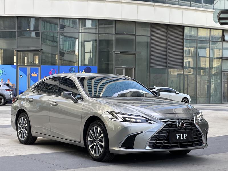Lexus ES - фото 2