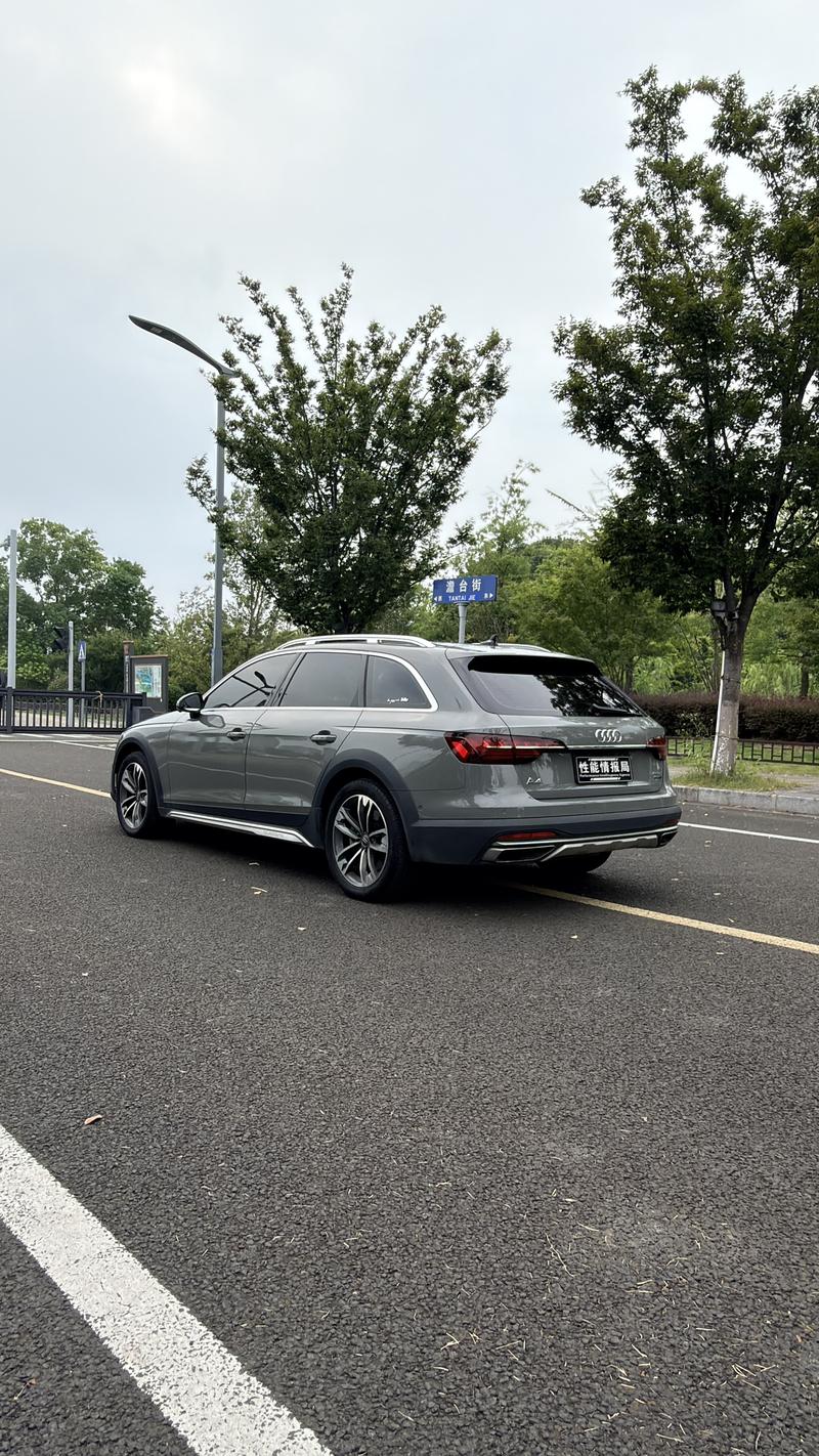 Audi A4 (Import) - фото 2