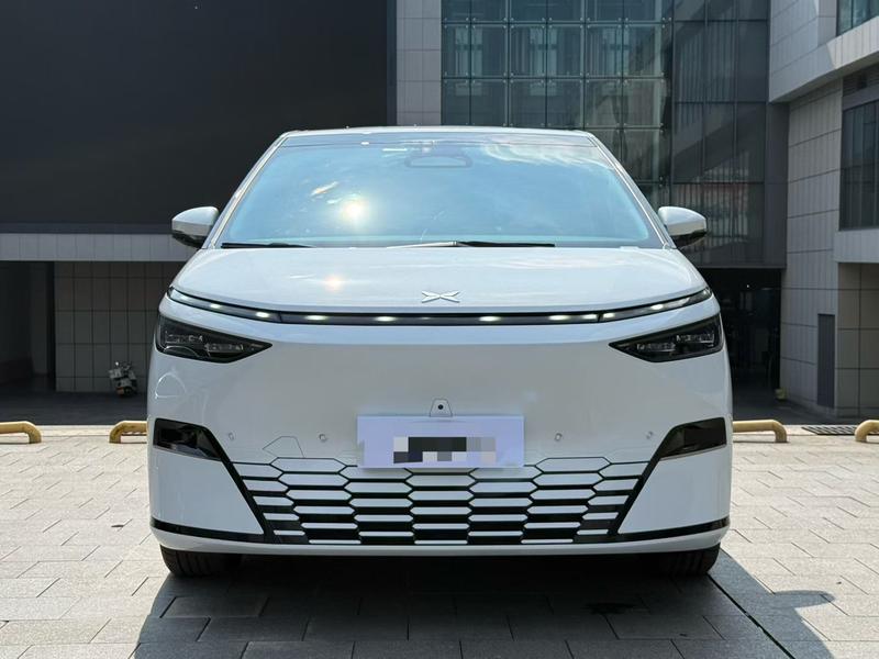 XPeng X9 - фото 1