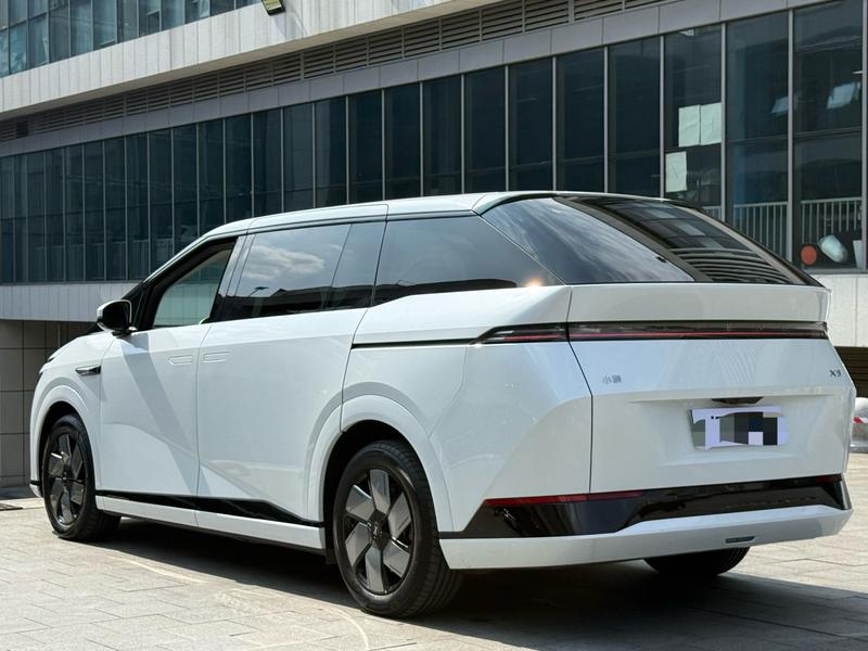 XPeng X9 - фото 3