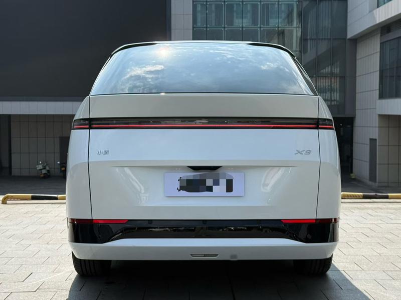 XPeng X9 - фото 4