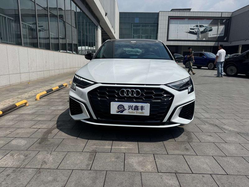 Audi A3 - фото 1