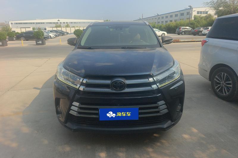 Toyota Highlander - фото 1