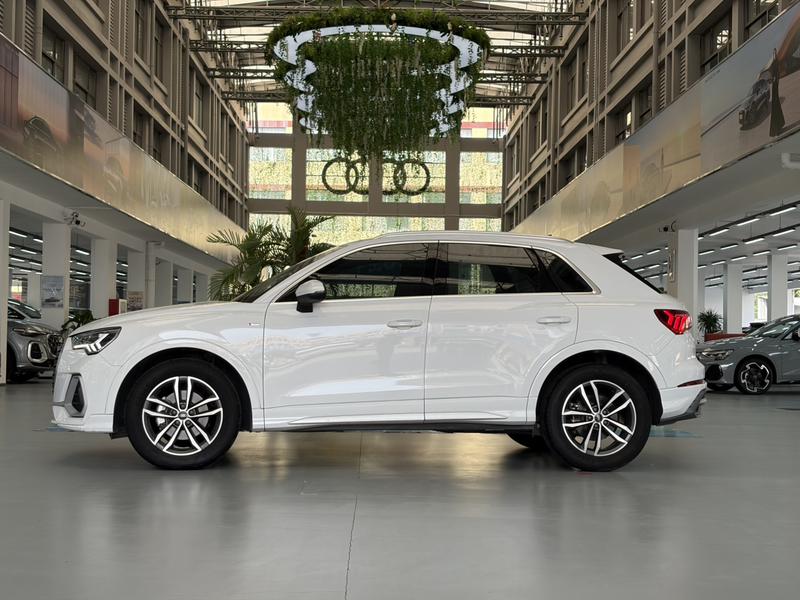 Audi Q3 - фото 2