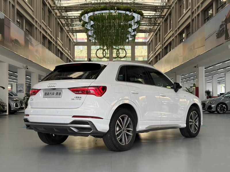 Audi Q3 - фото 4