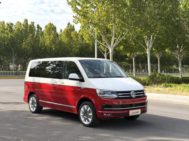 Volkswagen Multivan - фото 2