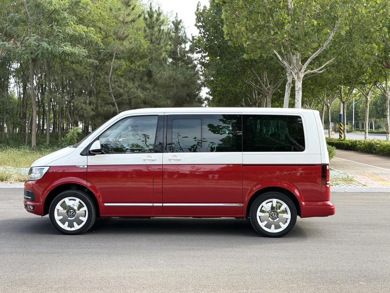 Volkswagen Multivan - фото 3