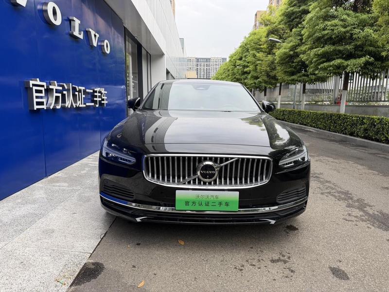 Volvo S90 PHEV - фото 1