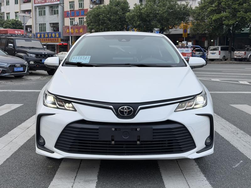 Toyota Corolla - фото 1