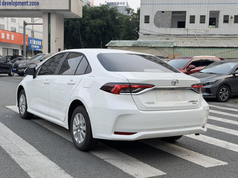 Toyota Corolla - фото 3
