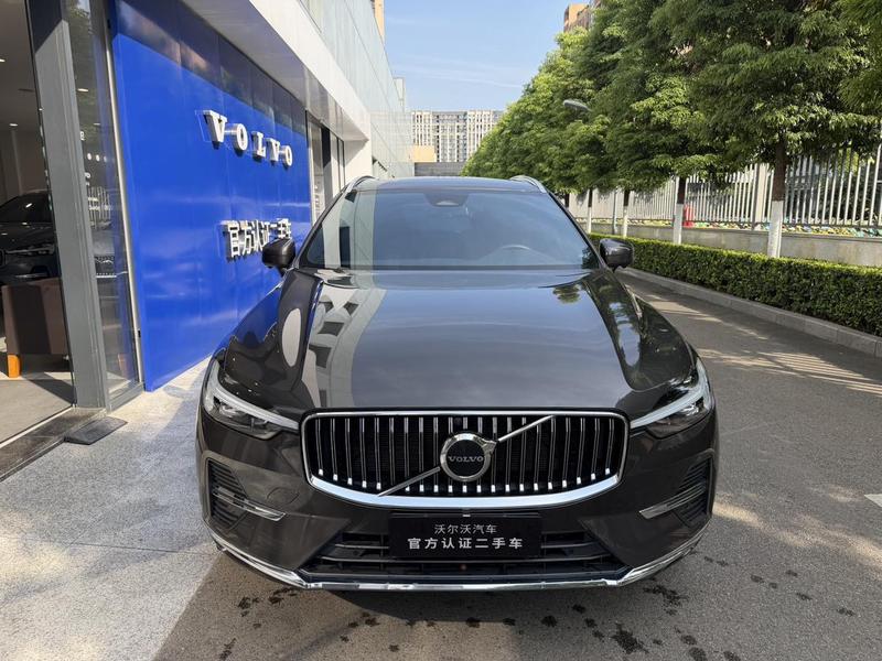 Volvo XC60 - фото 1