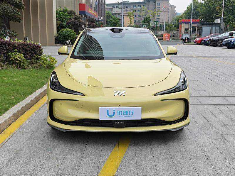 IM Motors L6 - фото 1