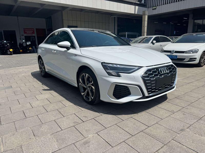 Audi A3 - фото 2