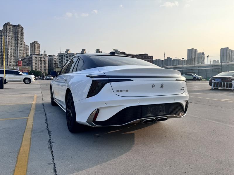 Hongqi H6 - фото 3