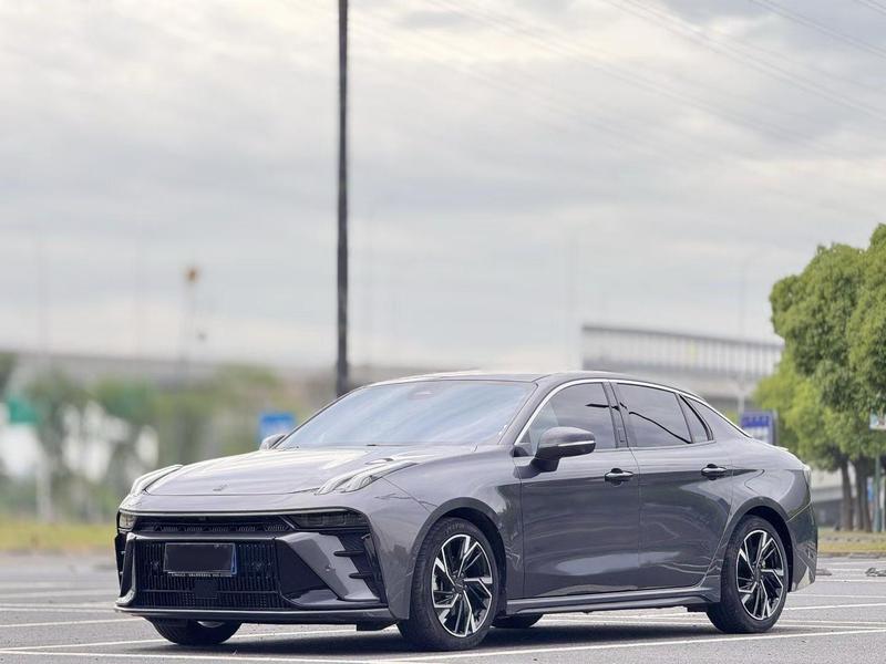 Lynk & Co 03 - фото 0