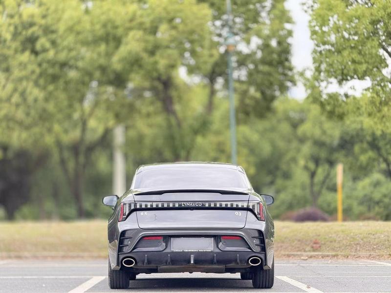 Lynk & Co 03 - фото 3