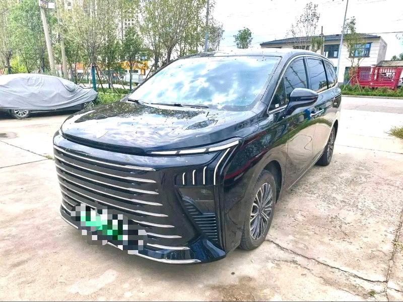 Dongfeng Forthing V9 - фото 0