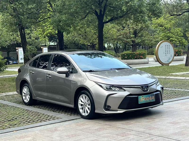 Toyota Corolla - фото 2