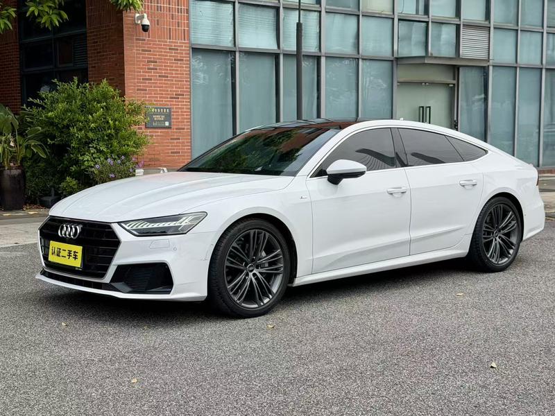 Audi A7 - фото 0