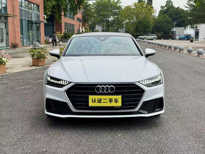 Audi A7 - фото 1