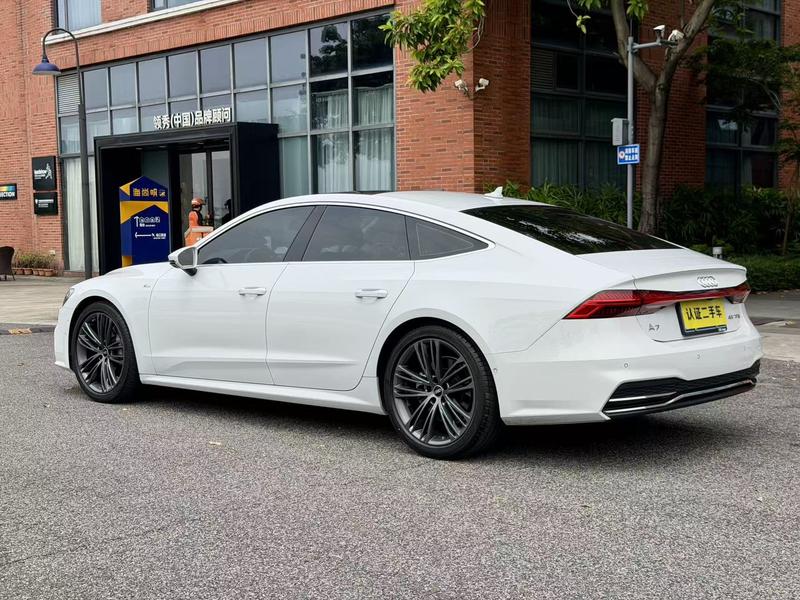 Audi A7 - фото 4