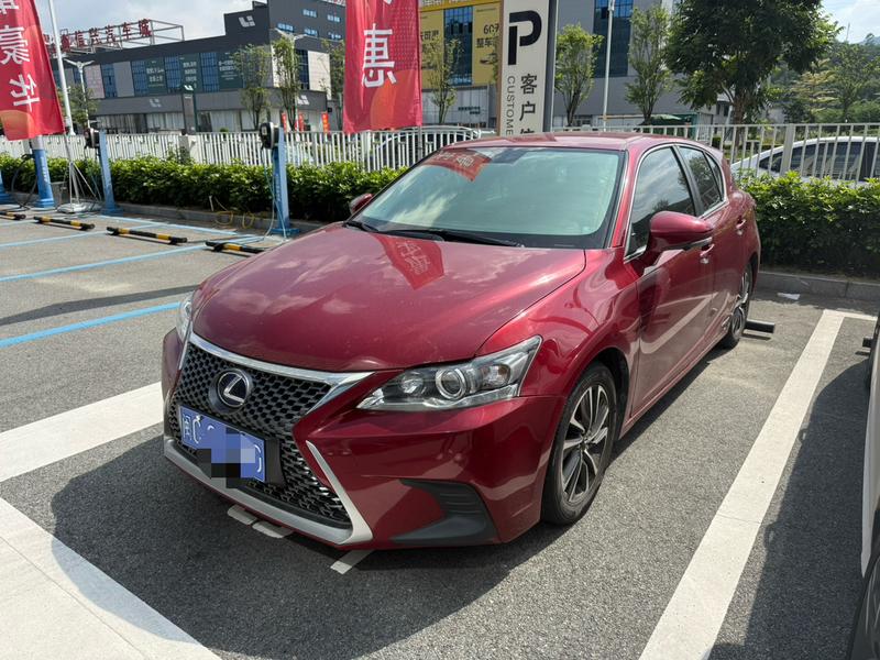 Lexus CT - фото 0